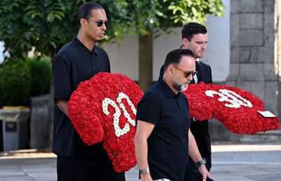 Imagini sfâșietoare de la înmormântarea lui Diogo Jota și a fratelui său » Staruri din lumea fotbalului au venit să-și ia rămas bun