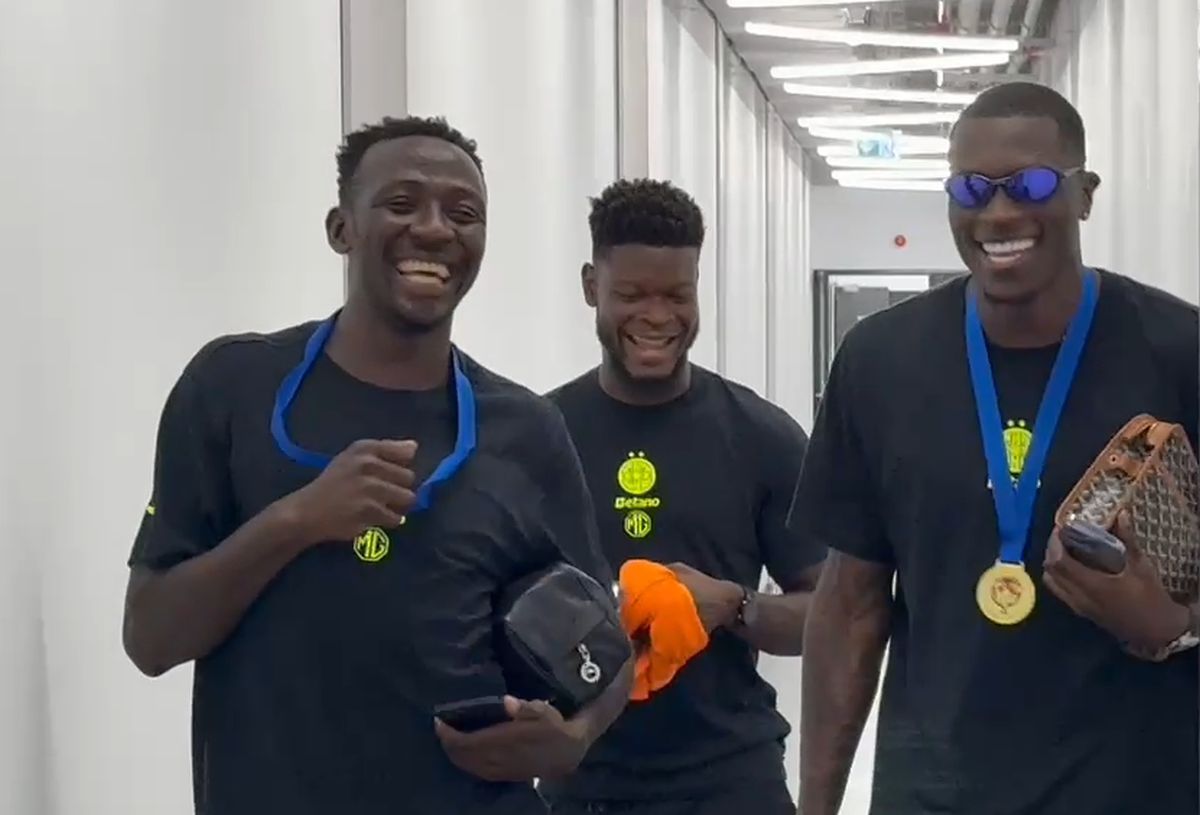 Cum a sărbătorit FCSB în Ghencea » Imaginile surprinse de reporterii GSP după câștigarea Supercupei