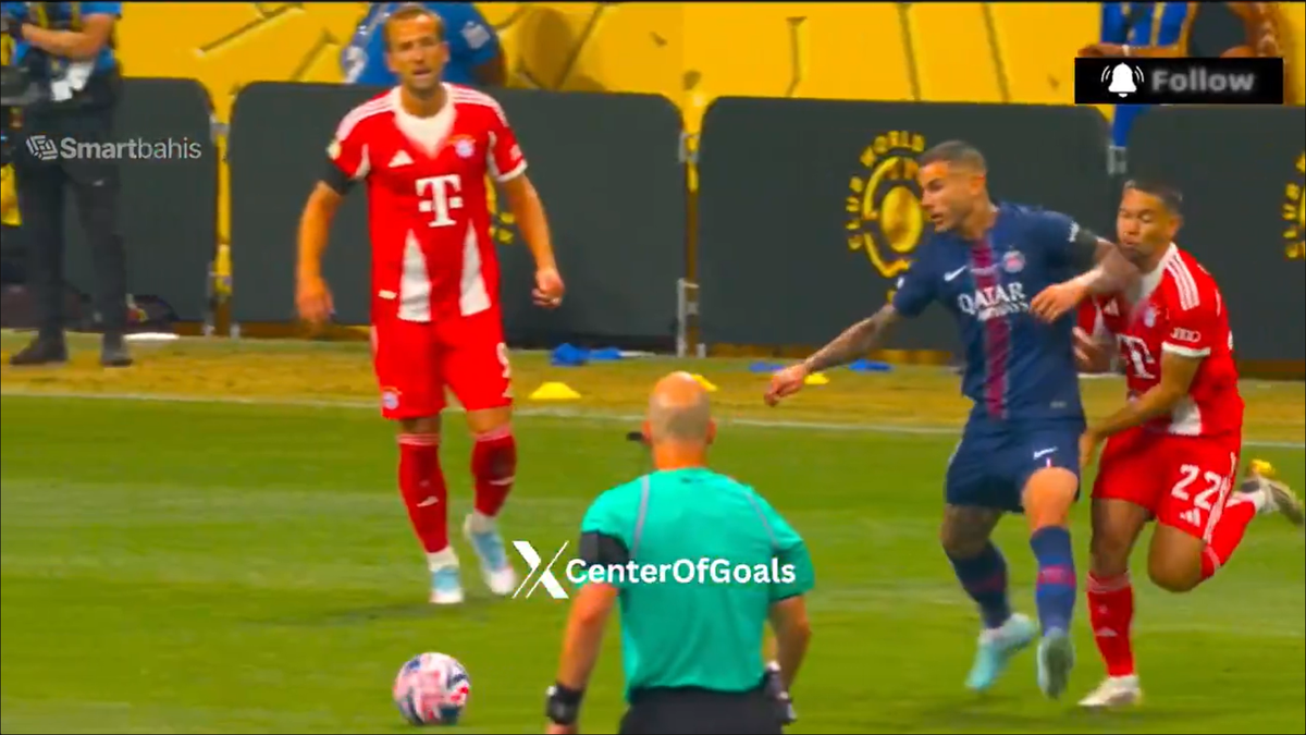 Gesturi halucinante în PSG - Bayern » L-a făcut KO chiar în fața arbitrului