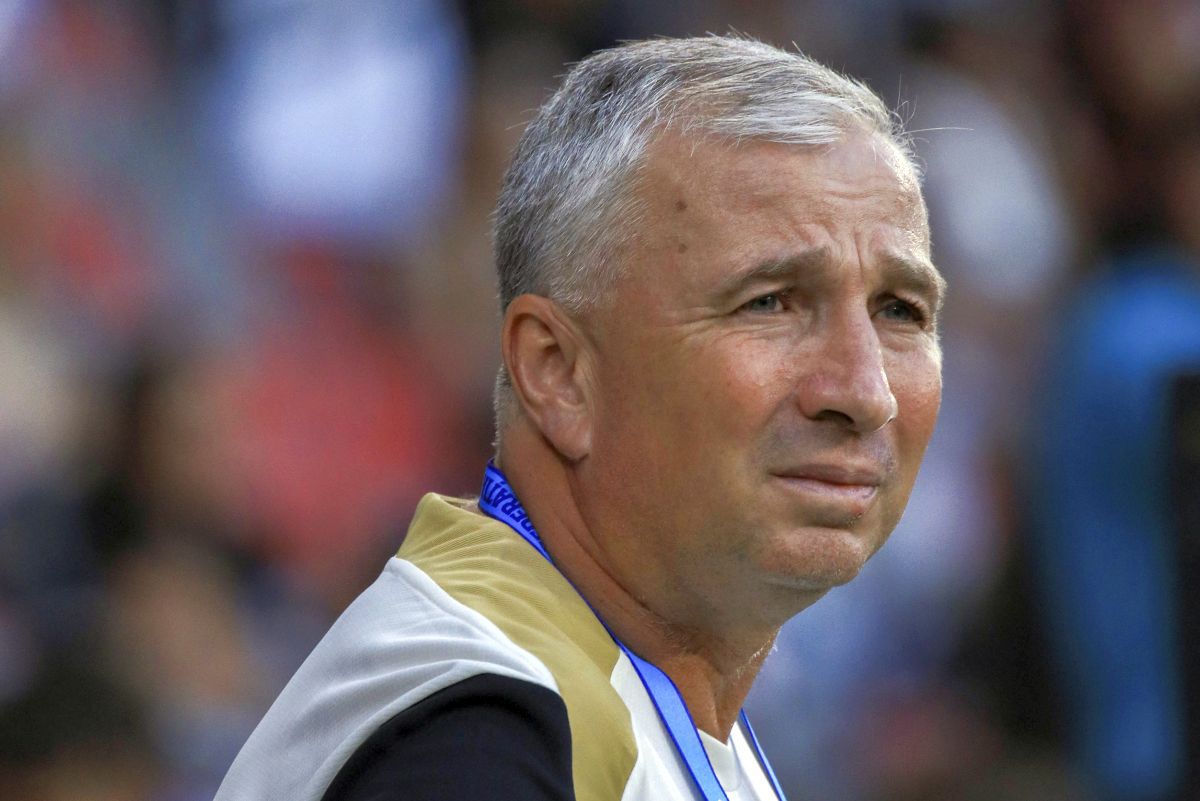 Dan Petrescu a acuzat probleme de sănătate și nu a venit la flash-interviu: „Domnul doctor e lângă dânsul”