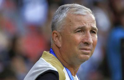 Dan Petrescu a acuzat probleme de sănătate și nu a venit la flash-interviu: „Domnul doctor e lângă dânsul”