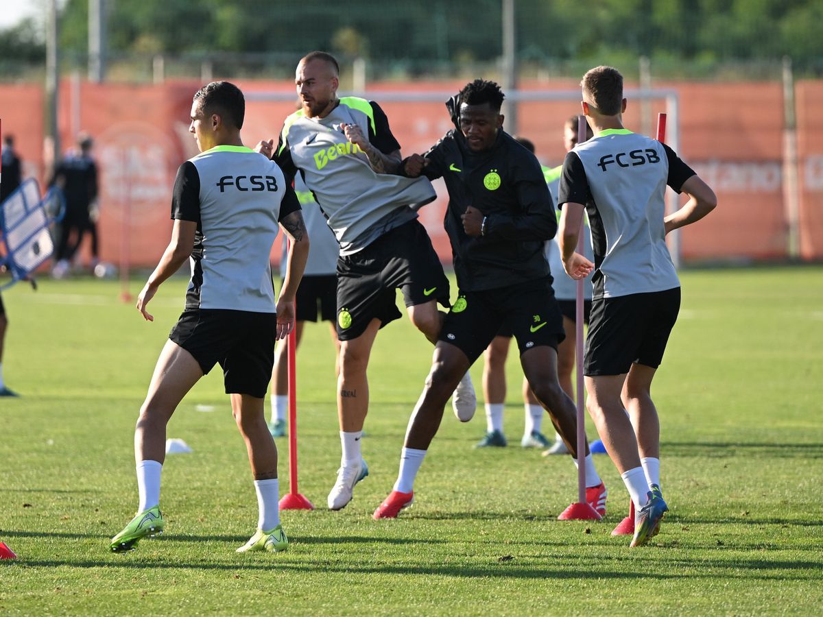 Antrenament FCSB inaintea Supercupei Romaniei cu CFR Cluj