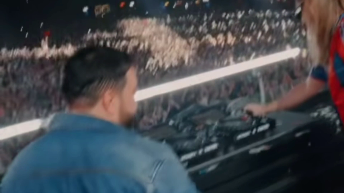 Peste 70.000 de oameni, pe Arena Națională, la Neversea Kapital! Salvatore Ganacci a mixat purtând un tricou cu Gică Hagi, iar Florin Salam a fost surpriza serii