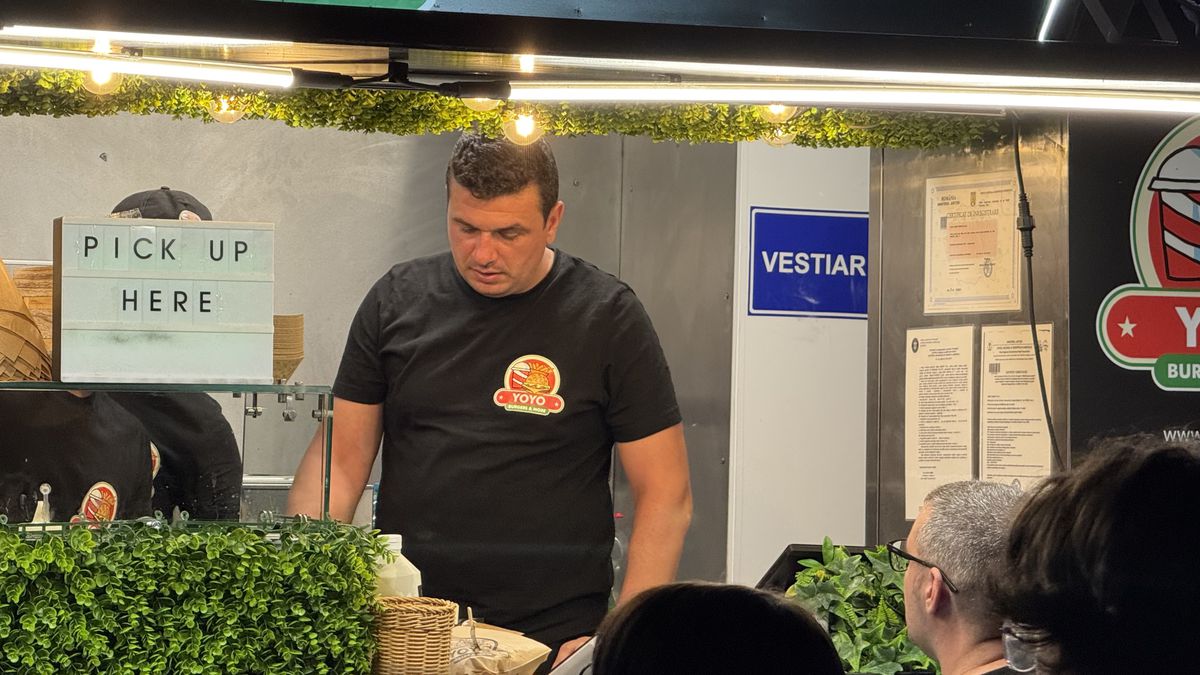 Campionul României a muncit în toneta cu mâncare, în prima zi de Neversea Kapital, pe Arena Națională