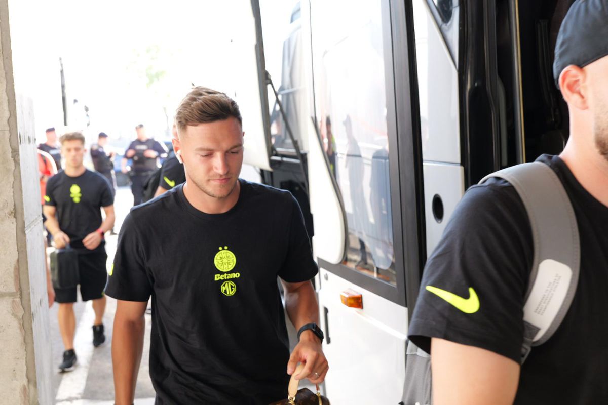 Sosire FCSB înainte de Supercupa României