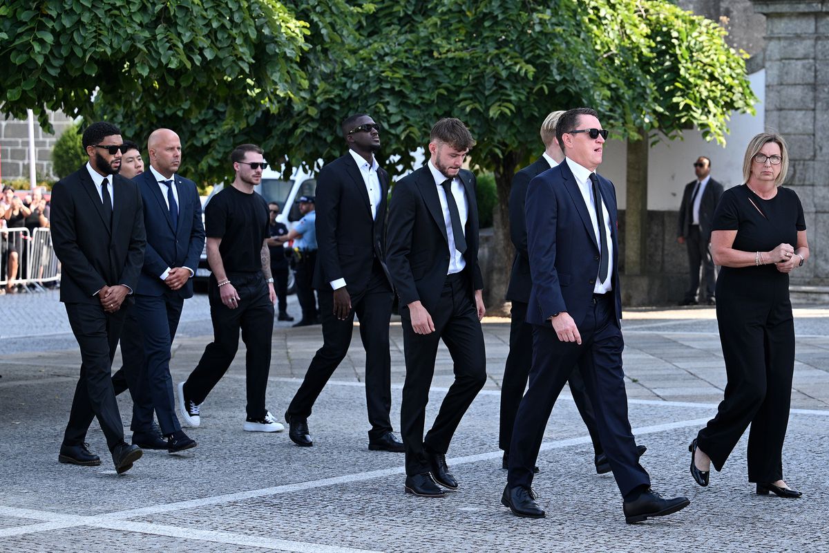 Fanii au reacționat virulent după ce Cristiano Ronaldo nu a venit la înmormântarea lui Diogo Jota: „Nu și-a întrerupt vacanța. Este rușinos!”