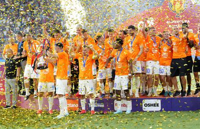 Marius Ștefănescu a scris istorie în Supercupa României » Mario Camora, coșmar fără sfârșit în competiție