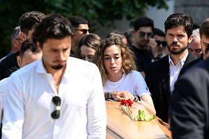 Imagini copleșitoare! Fotografia de care soția lui Diogo Jota nu s-a dezlipit la înmormântare