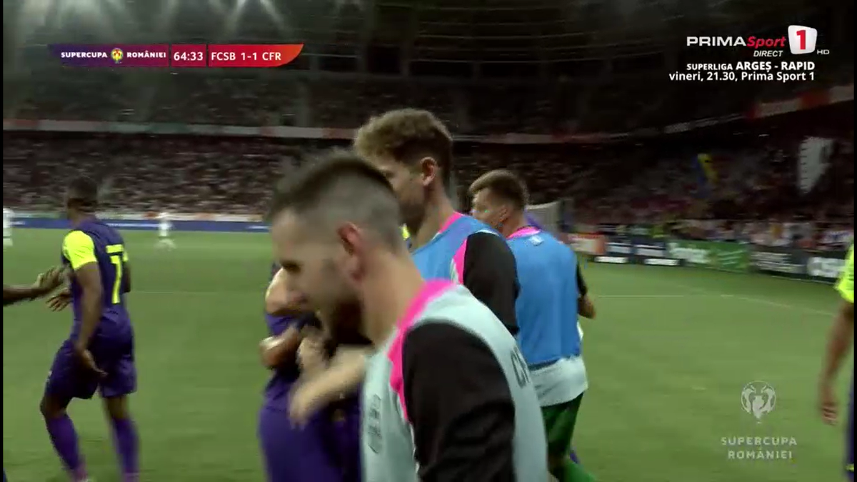 Dan Petrescu a răbufnit și a cerut să scoată echipa de pe teren în Supercupa dintre FCSB și CFR Cluj