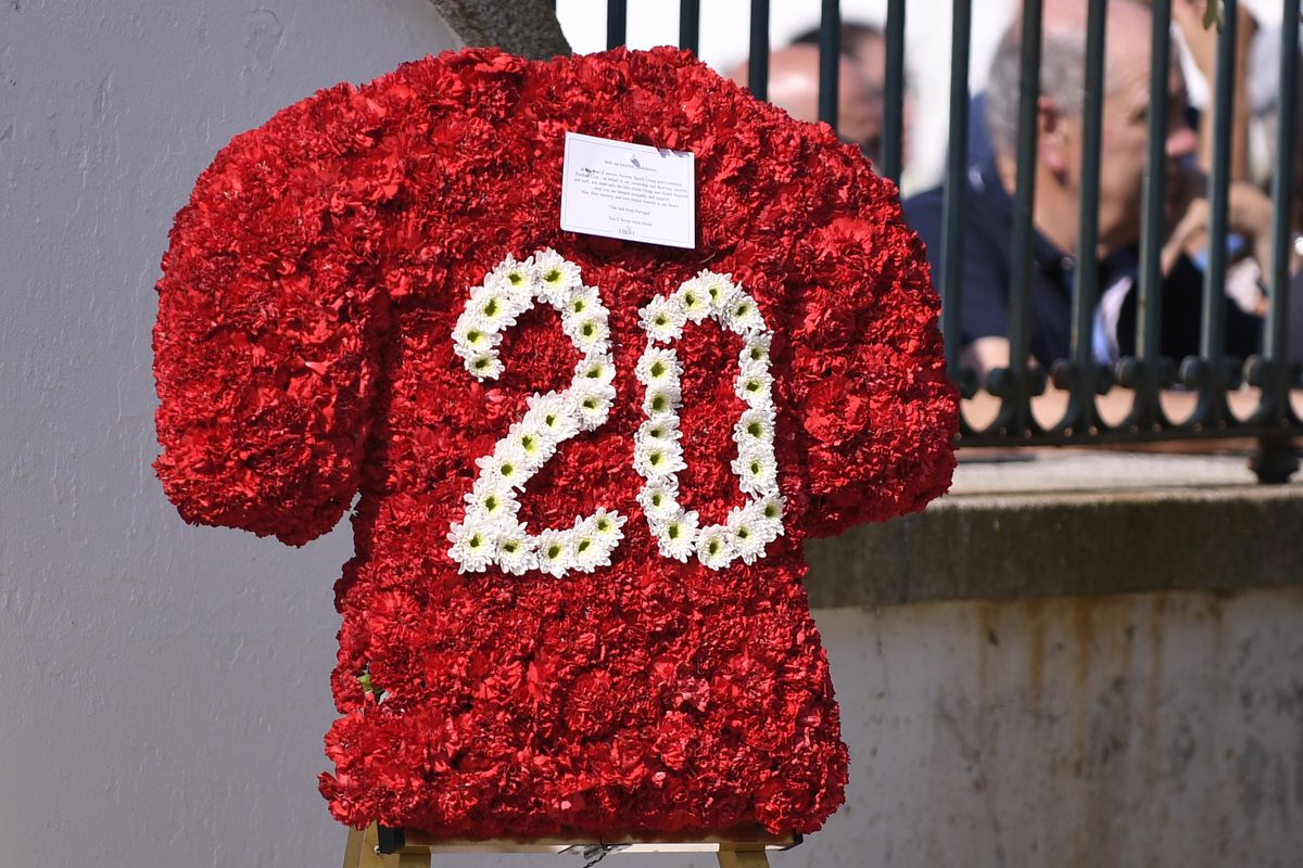 Fanii la mormântul lui Diogo Jota / foto: X