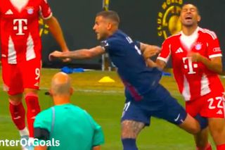 Gesturi halucinante în PSG - Bayern » L-a făcut KO chiar în fața arbitrului