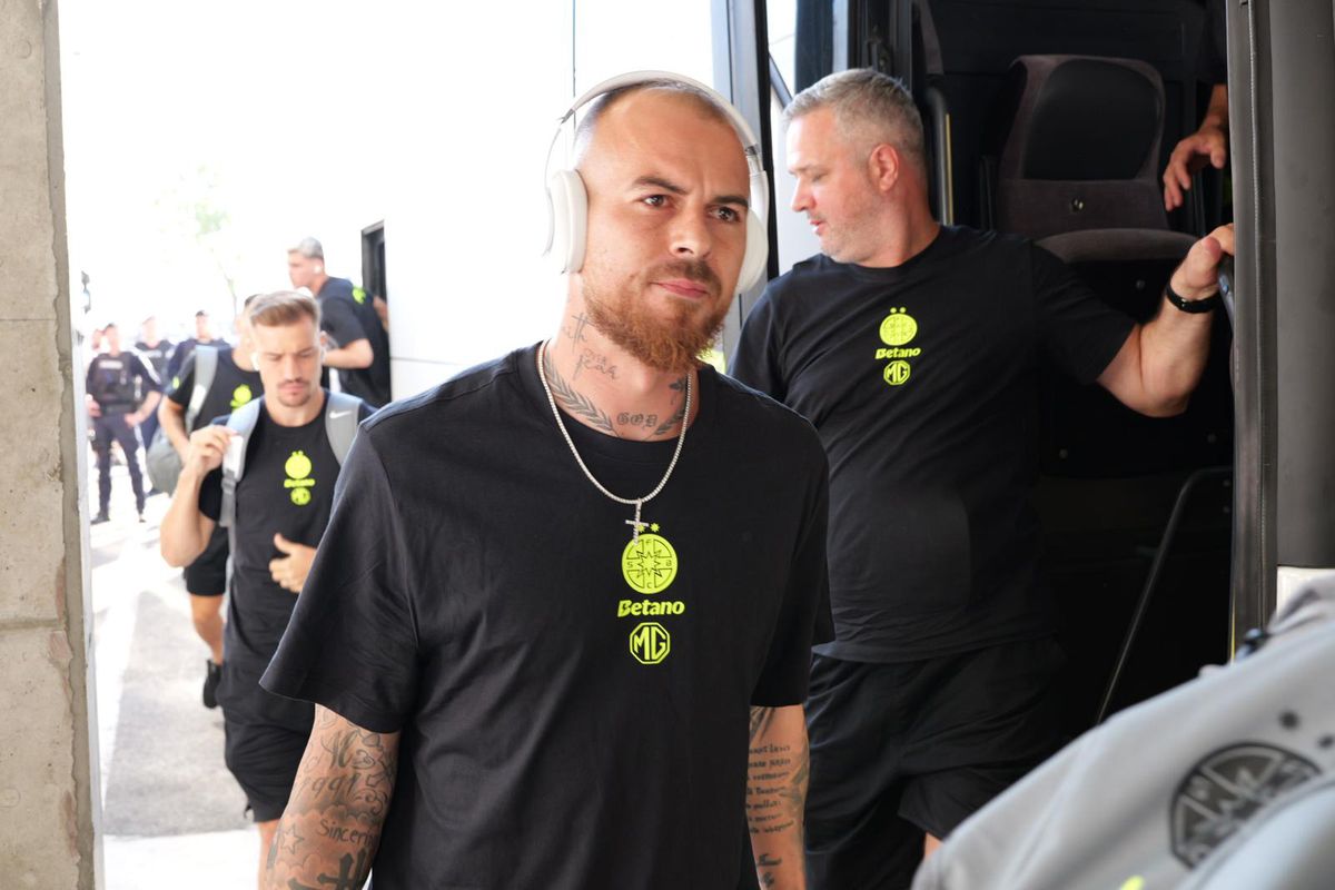 Sosire FCSB înainte de Supercupa României