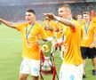 FCSB a primit trofeul Supercupei României, după 2-1 cu CFR Cluj. Foto: Cristi Preda & Andrei Furnigă (GSP.RO)