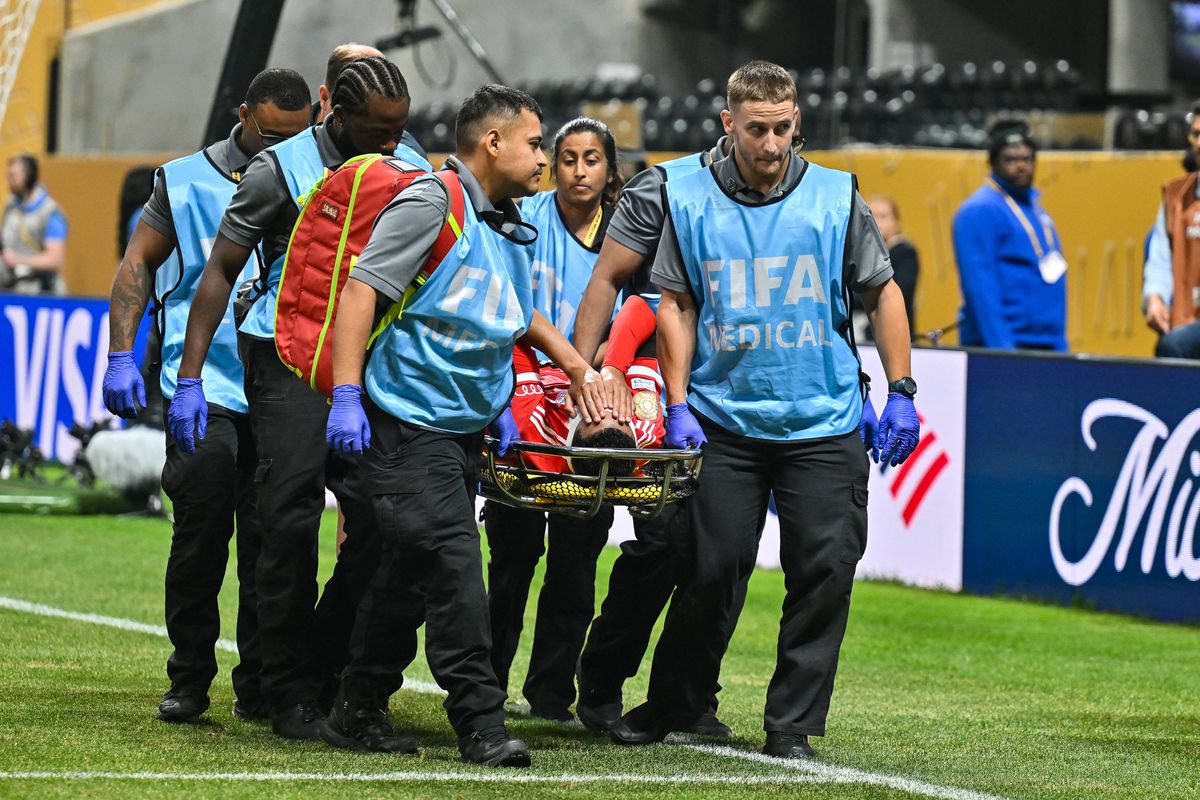 Jamal Musiala, nouă ore pe targă și sub sedative » Fotbalistul lui Bayern trece prin momente dureroase după accidentarea horror