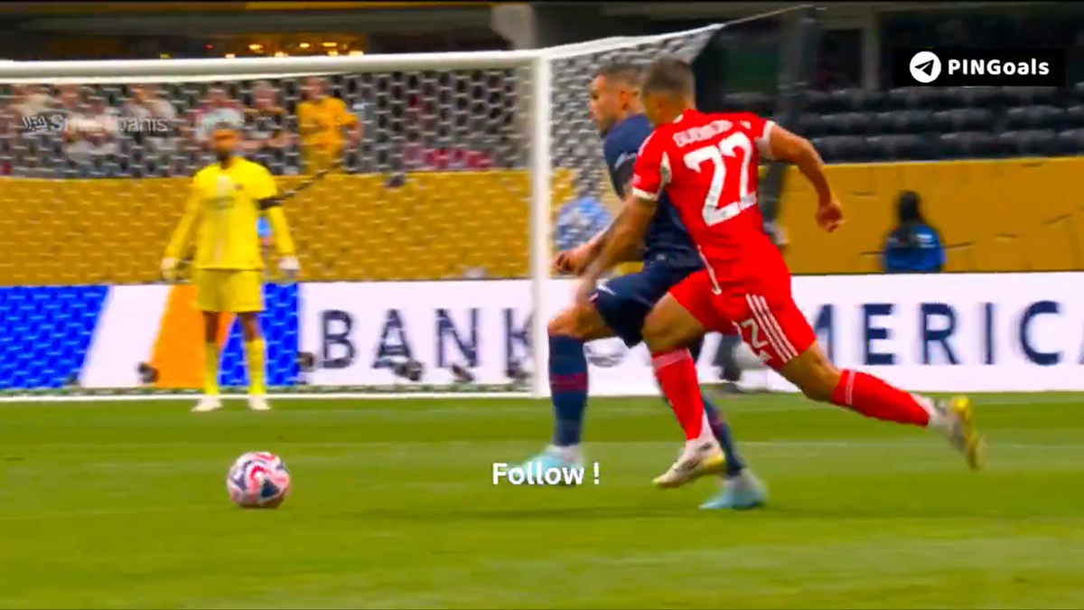 Gesturi halucinante în PSG - Bayern » L-a făcut KO chiar în fața arbitrului