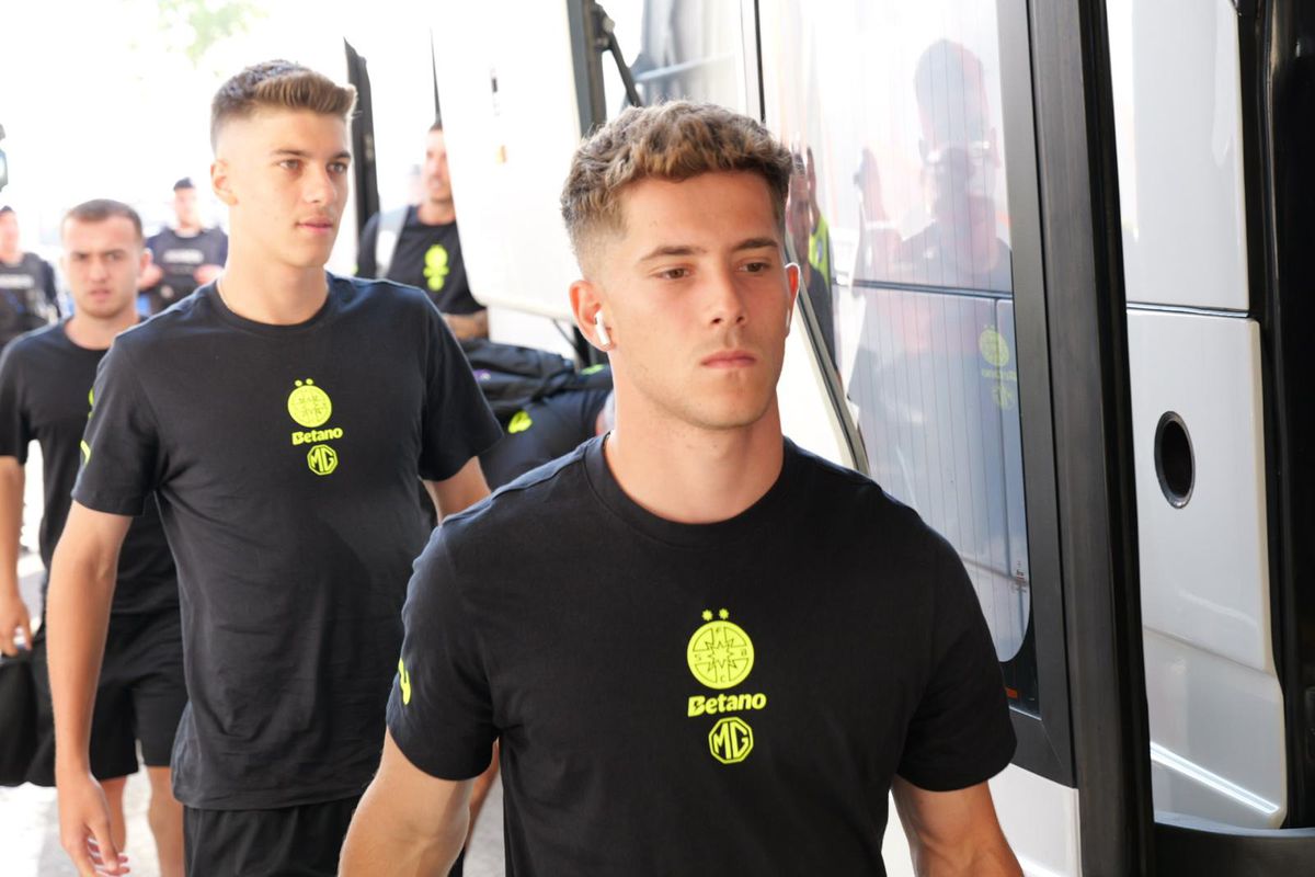 Sosire FCSB înainte de Supercupa României