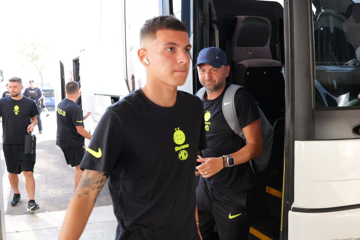 Sosire FCSB înainte de Supercupa României