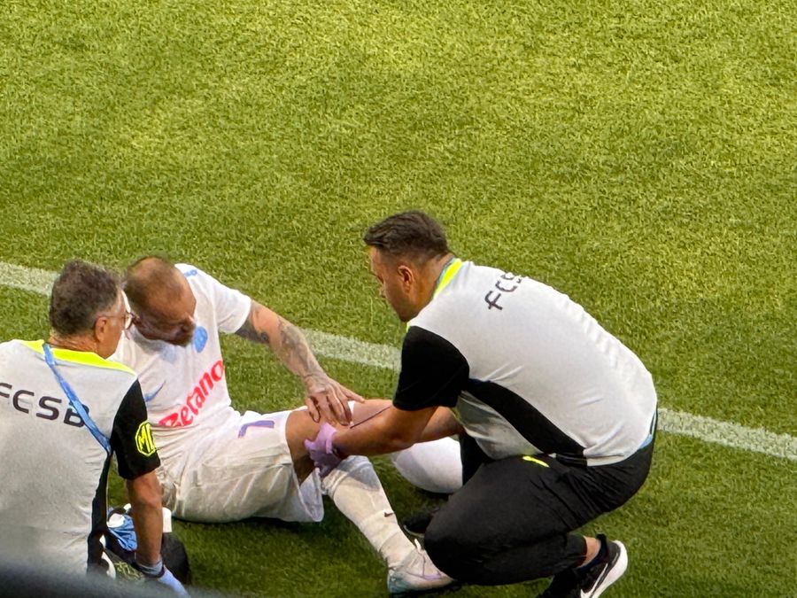 Denis Alibec acuză probleme la genunchiul piciorului drept FCSB - CFR Cluj 1-0 » Derby în Supercupa României: Politic marchează la doar câteva minute de la debut