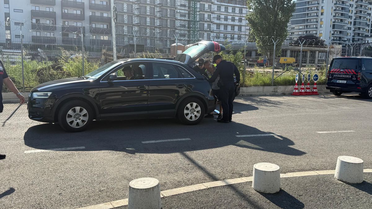 Andrei Gheorghiță a venit cu iubita la Supercupa dintre FCSB și CFR Cluj! Surprins printre fanii campioanei alături de alt fotbalist