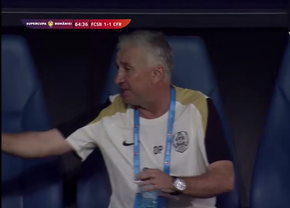 Dan Petrescu a răbufnit și a cerut să scoată echipa de pe teren în Supercupa dintre FCSB și CFR Cluj