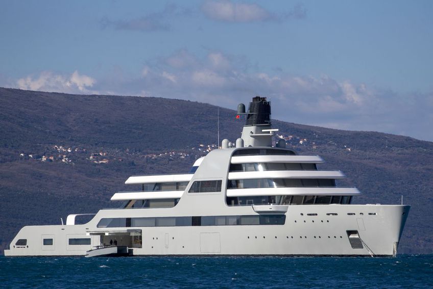 Nababii din fotbalul rusesc obișnuiesc să-și deruleze afacerile pe iahturile lor luxoase / Sursă foto: Guliver/Getty Images