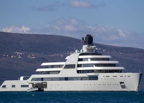 „Sunt pe yacht cu președintele Gazprom, ți-am făcut 10.000 salariul!” » Ziua în care legenda sportului românesc a făcut afaceri cu Rusia: „Casă, masă, mașină, ești mulțumit?”