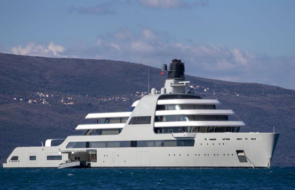 „Sunt pe yacht cu președintele Gazprom, ți-am făcut 10.000 salariul!” » Ziua în care legenda sportului românesc a făcut afaceri cu Rusia: „Casă, masă, mașină, ești mulțumit?”