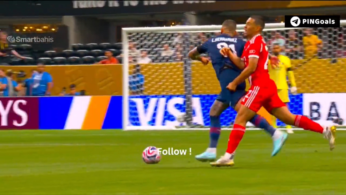 Gesturi halucinante în PSG - Bayern » L-a făcut KO chiar în fața arbitrului