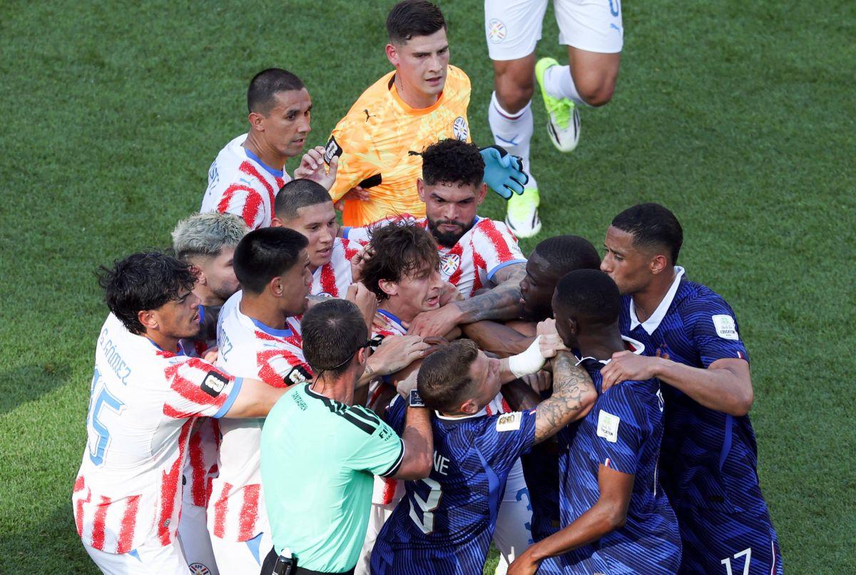 Fără precedent! Cea mai dură reacție de la Mondial: „O rușine, o echipă plină de jucători ridicoli. Arbitrul a fost catastrofal”