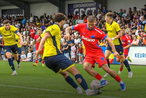 Daniel Bîrligea, în Union St. Gilloise - FCSB // foto Facebook @FCSB