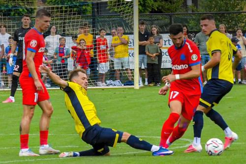 Mihai Popescu, în „amicalul” Royale Union Saint-Gilloise 4-0 / Sursă foto: Facebook FCSB