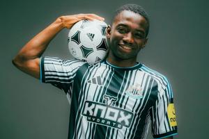 Oficial: Newcastle l-a transferat pe înlocuitorul lui Anthony Gordon, plecat la Barcelona