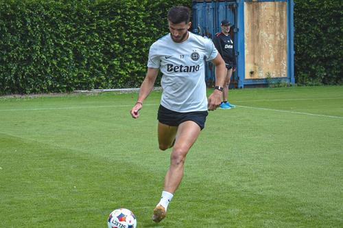 Mihai Popescu, în cantonamentul FCSB/ FOTO Facebook @FCSB