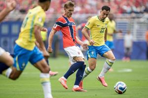 Brazilia - Norvegia, în optimile Campionatului Mondial » GOL în minutul 3, fanion ridicat de la margine!