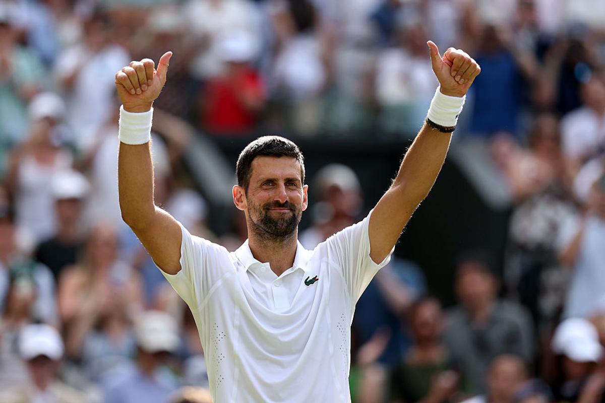 Novak Djokovic s-a calificat în sferturi la Wimbledon și i-a mai luat un record lui Roger Federer