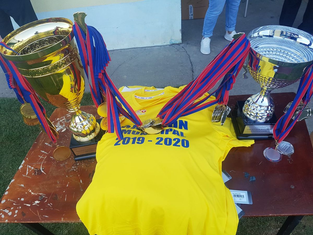 Ultrașii CSA Steaua au făcut curat după show » Gestul acestora după promovarea în Liga 3