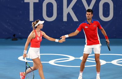 Mesajul Ninei Stojanovic, după abandonul lui Novak Djokovic din finala mică la dublu mixt: „Doar eu știu ce-am simțit”