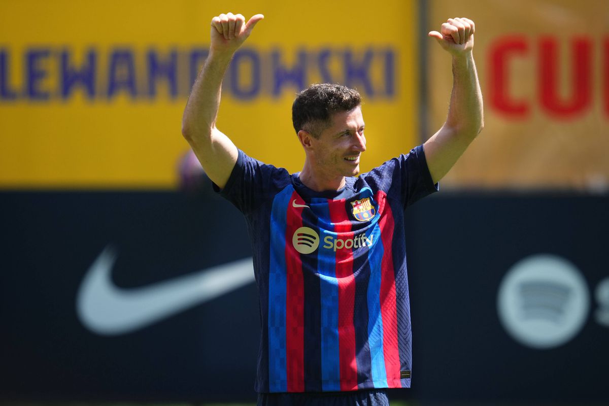 Prezentare Robert Lewandowski pe Camp Nou