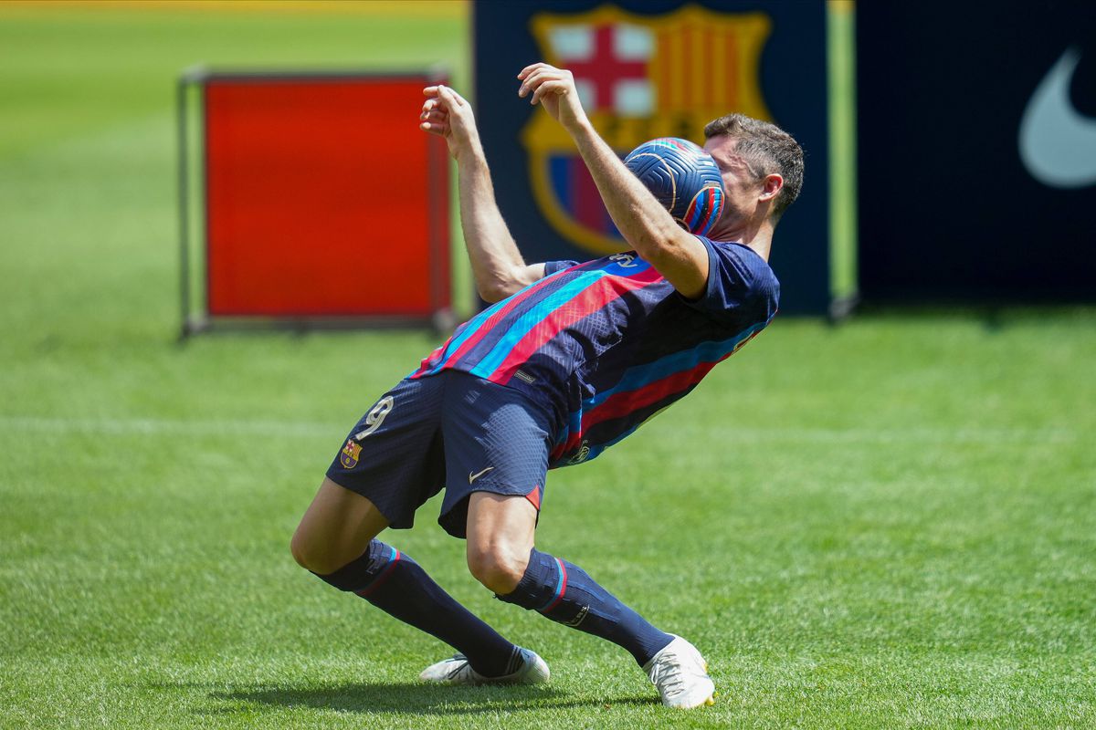 Prezentare Robert Lewandowski pe Camp Nou