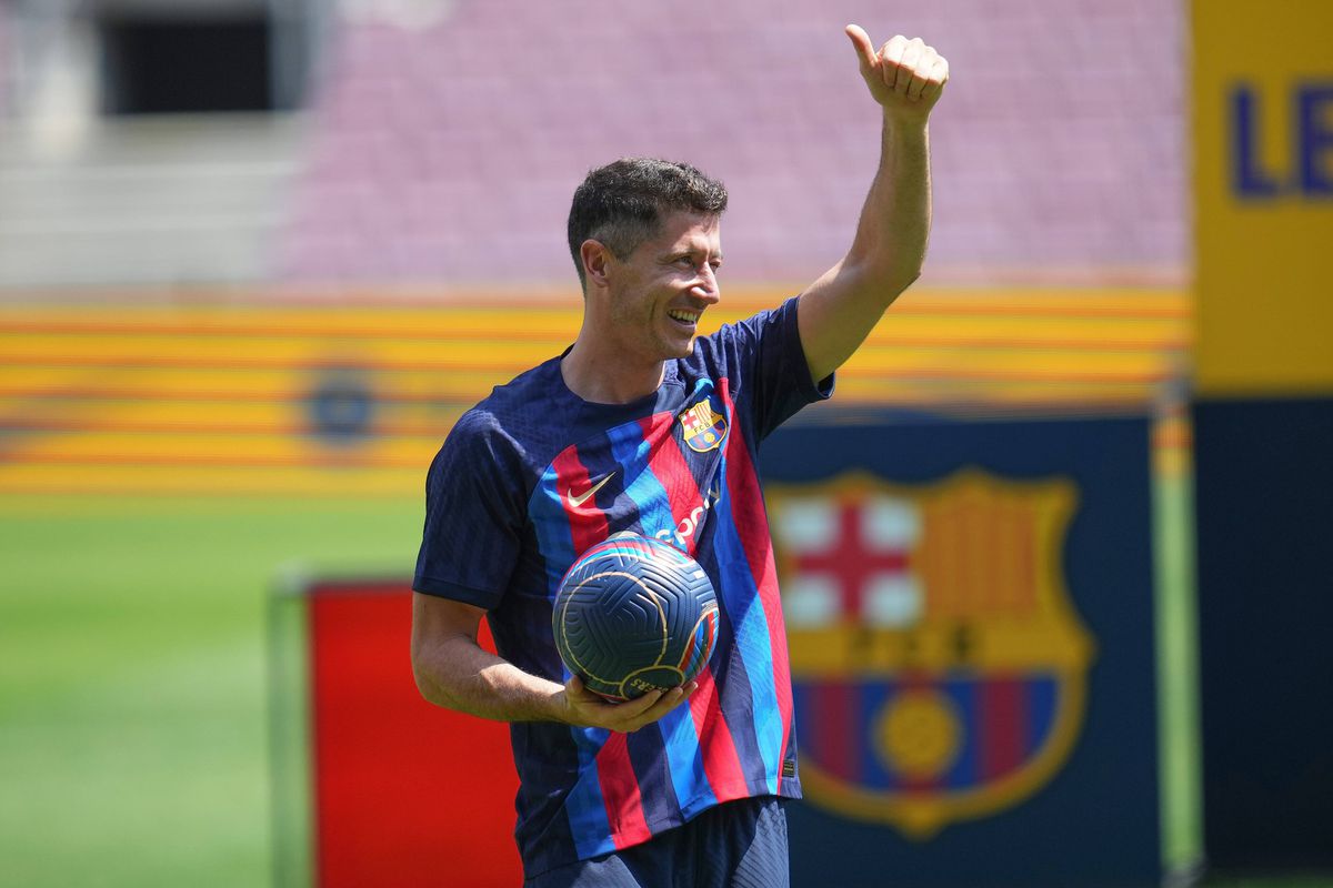 Prezentare Robert Lewandowski pe Camp Nou