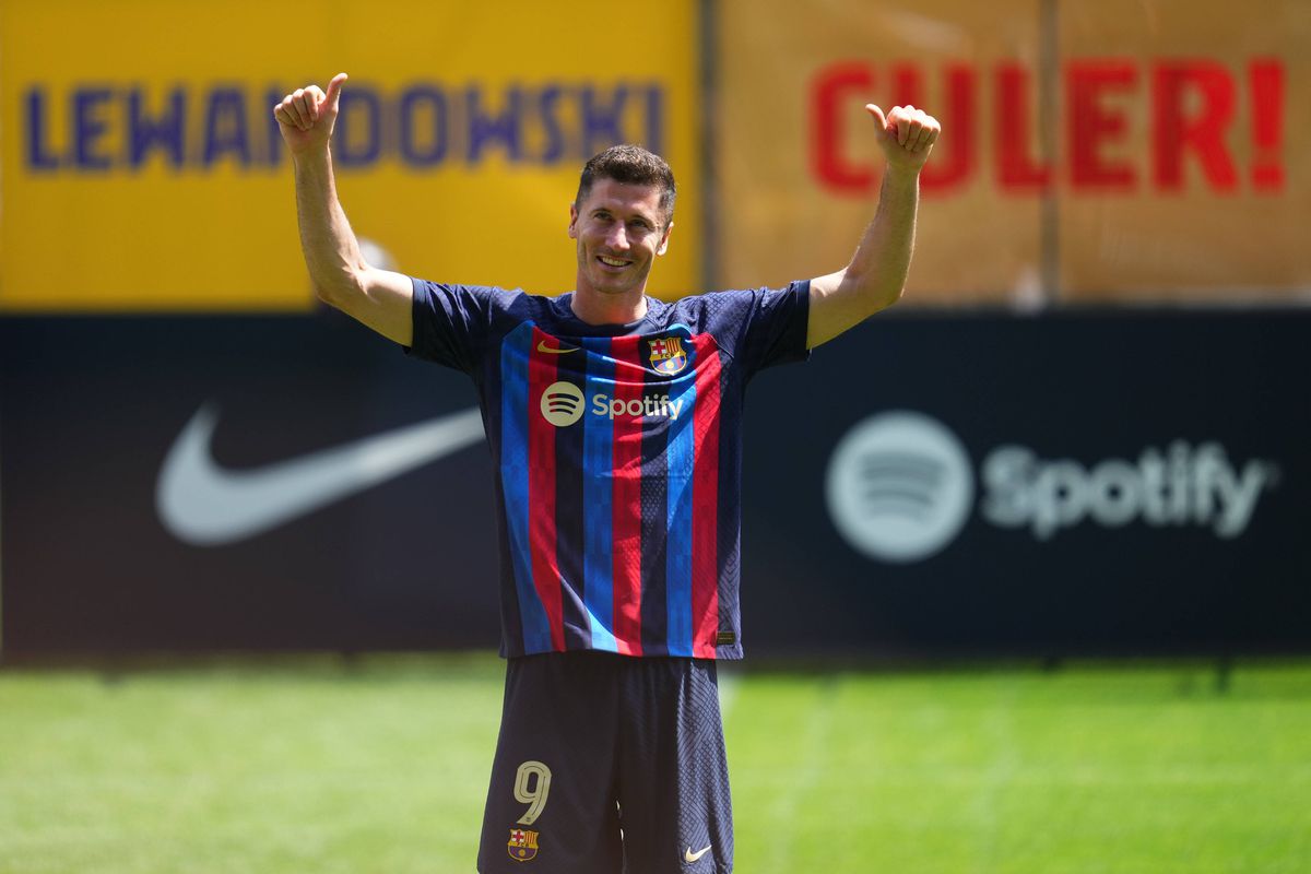Prezentare Robert Lewandowski pe Camp Nou