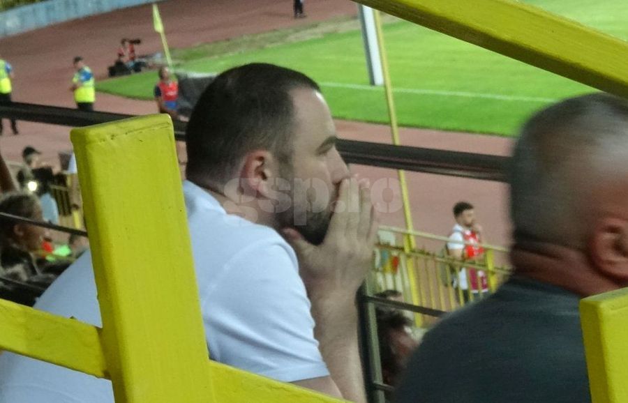 10 detalii de la U Cluj - Dinamo 1-1: moment special cu Hațegan, gestul lui Politic + asistentul a țipat la dinamoviști: „Voi nu știți regulile?! Cițiti-le!”