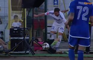 Moment periculos la Botoșani » Un copil de mingi, doborât peste o bordură în timpul meciului