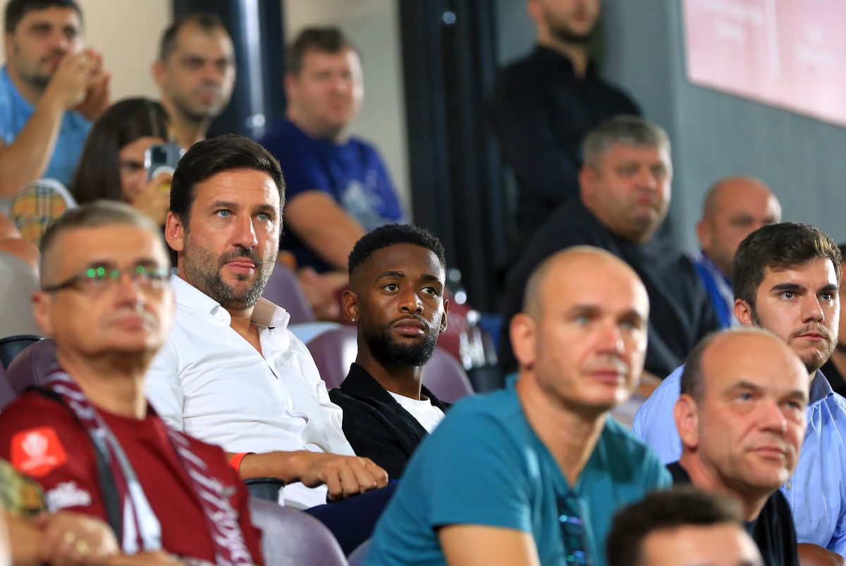 Cea mai nouă achiziție a Rapidului » Jucătorul a fost surprins de fotoreporterul GSP în tribunele Stadionului Giulești