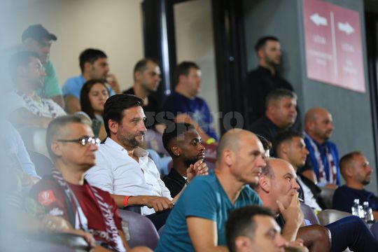 Diogo Mendes, în tribune la Rapid - Sepsi înainte să semneze cu giuleștenii / foto: Ionuț Iordache