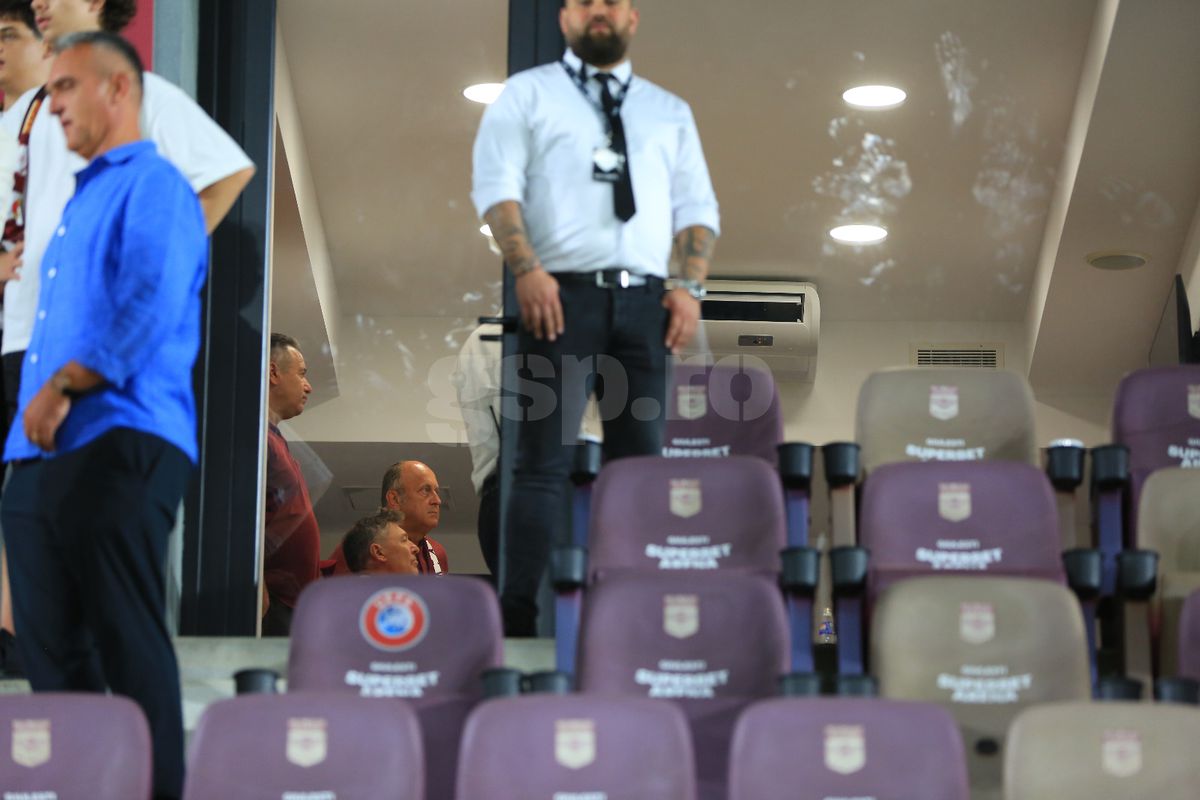 Cum au fost surprinși Dan Șucu și Marius Șumudică în loje de fotoreporterul GSP, la finalul meciului din Giulești