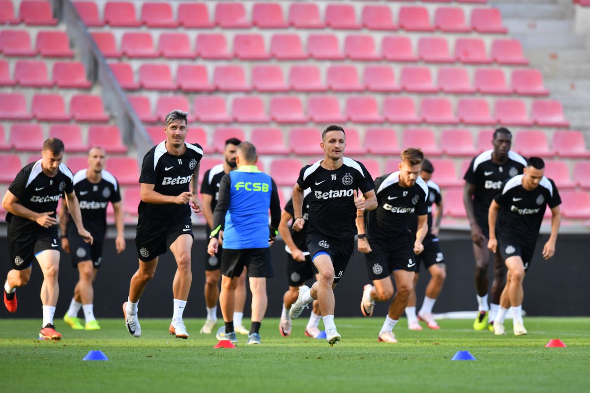 Antrenament FCSB înainte de turul cu Sparta Praga