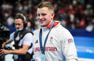 Inspirat de propria poveste, un campion olimpic britanic vrea să-i ajute pe tinerii care fac sport și sunt la limita sărăciei » S-a întâlnit cu David Popovici la București