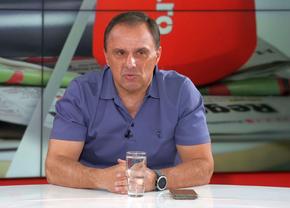 Basarab Panduru a găsit vinovatul pentru golul din Dinamo - Farul: „Stai și aștepți să îți cadă mingea în cap”