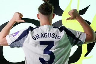 Radu Drăgușin e sfătuit de fostul golgeter Jermain Defoe: „Dacă aș fi în locul lui, m-aș grăbi s-o fac!”